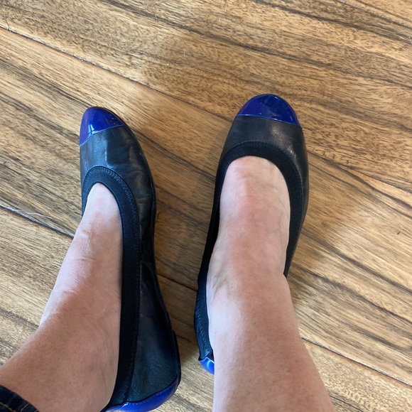 Nine West ballet flats in black leather/blue tips. Size 7 1/2. - Picture 7 of 7